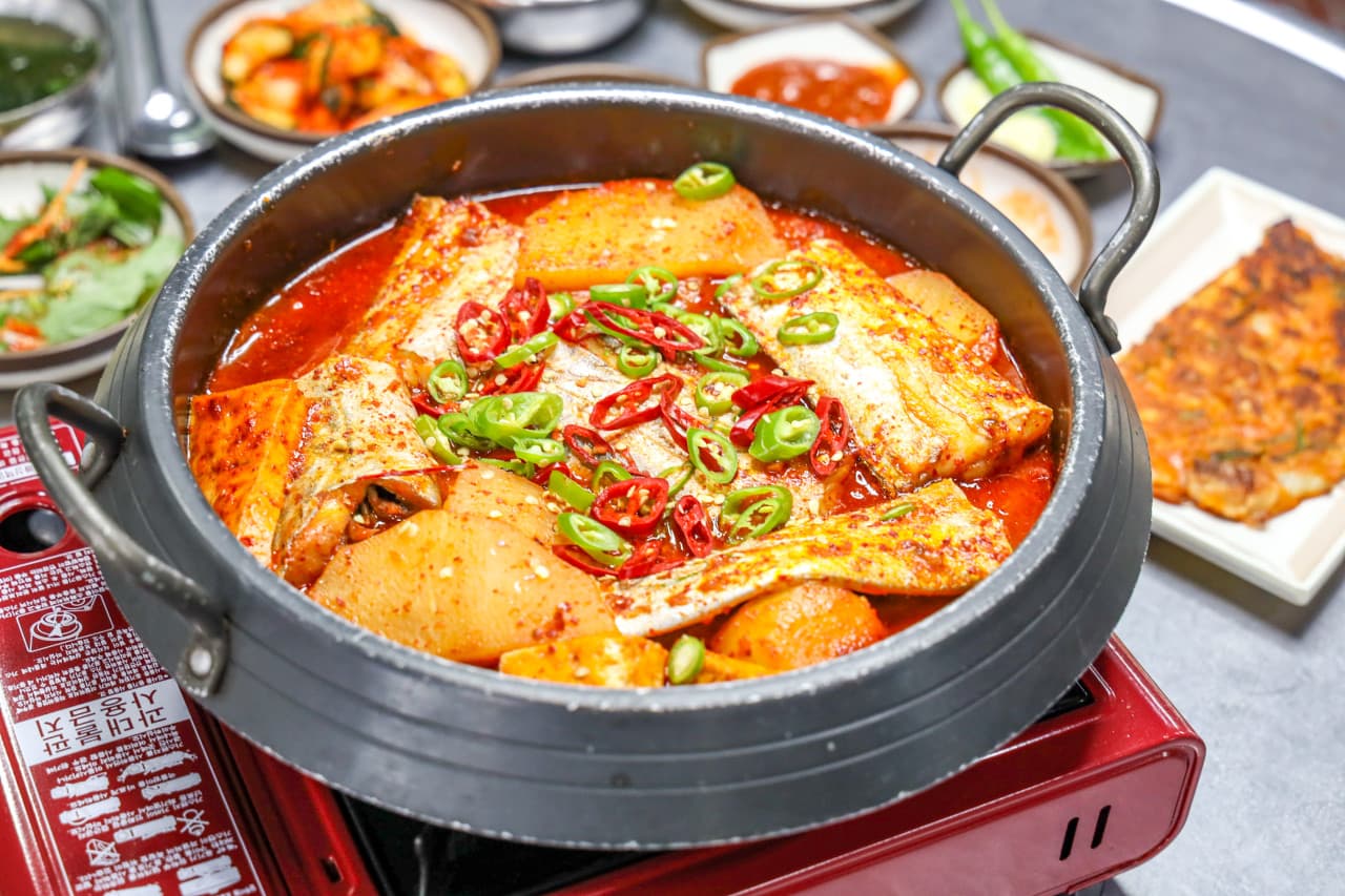 춘미향식당: 깔끔한 갈치조림과 편리한 주차