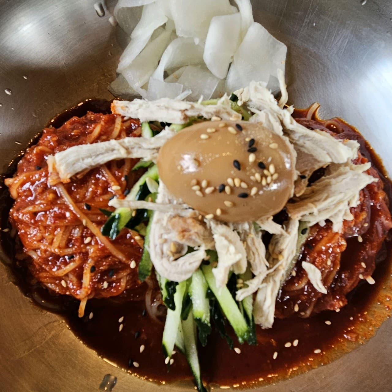 자연과사람들 밀면