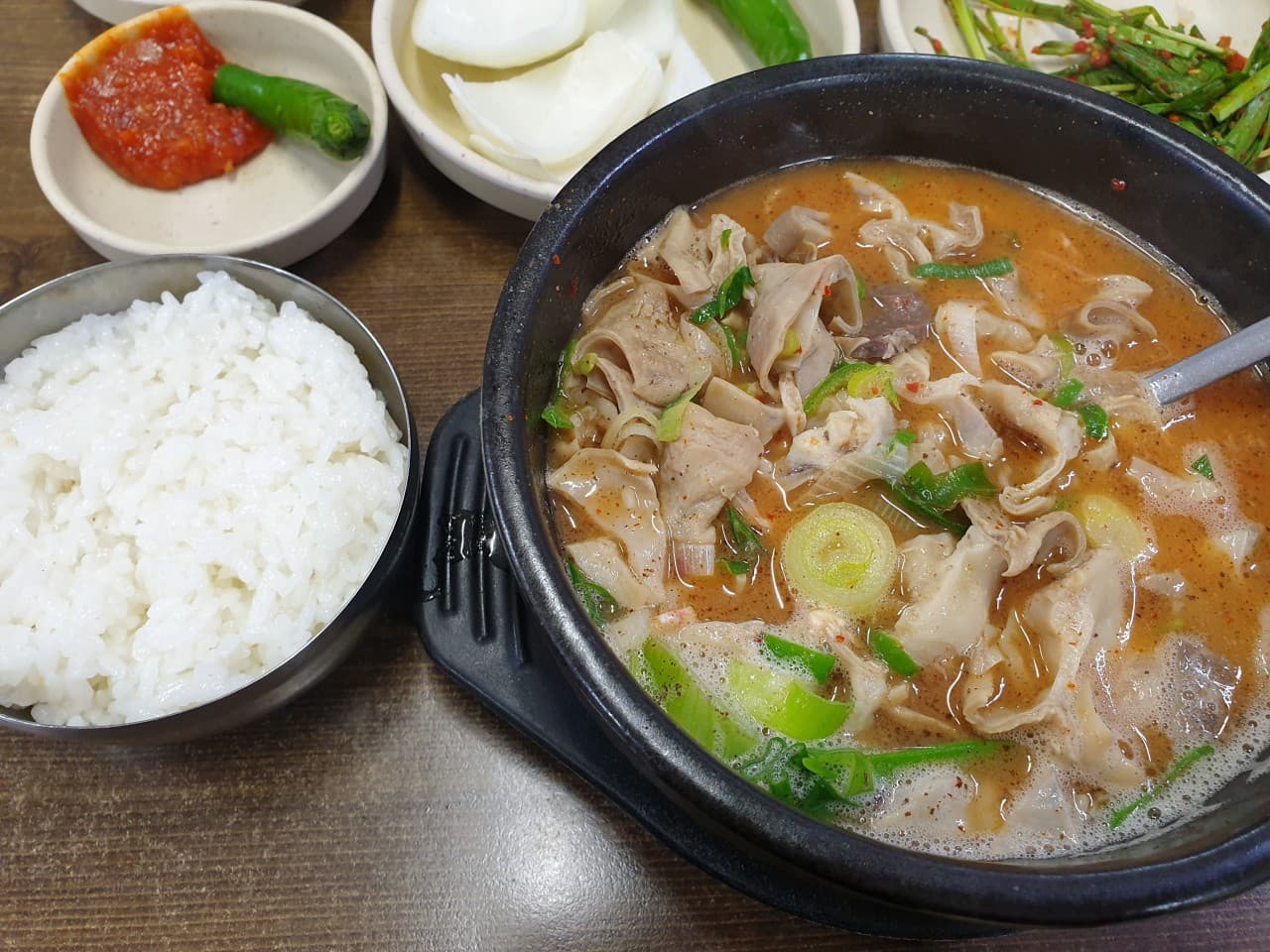 돗도구리돼지머리국밥