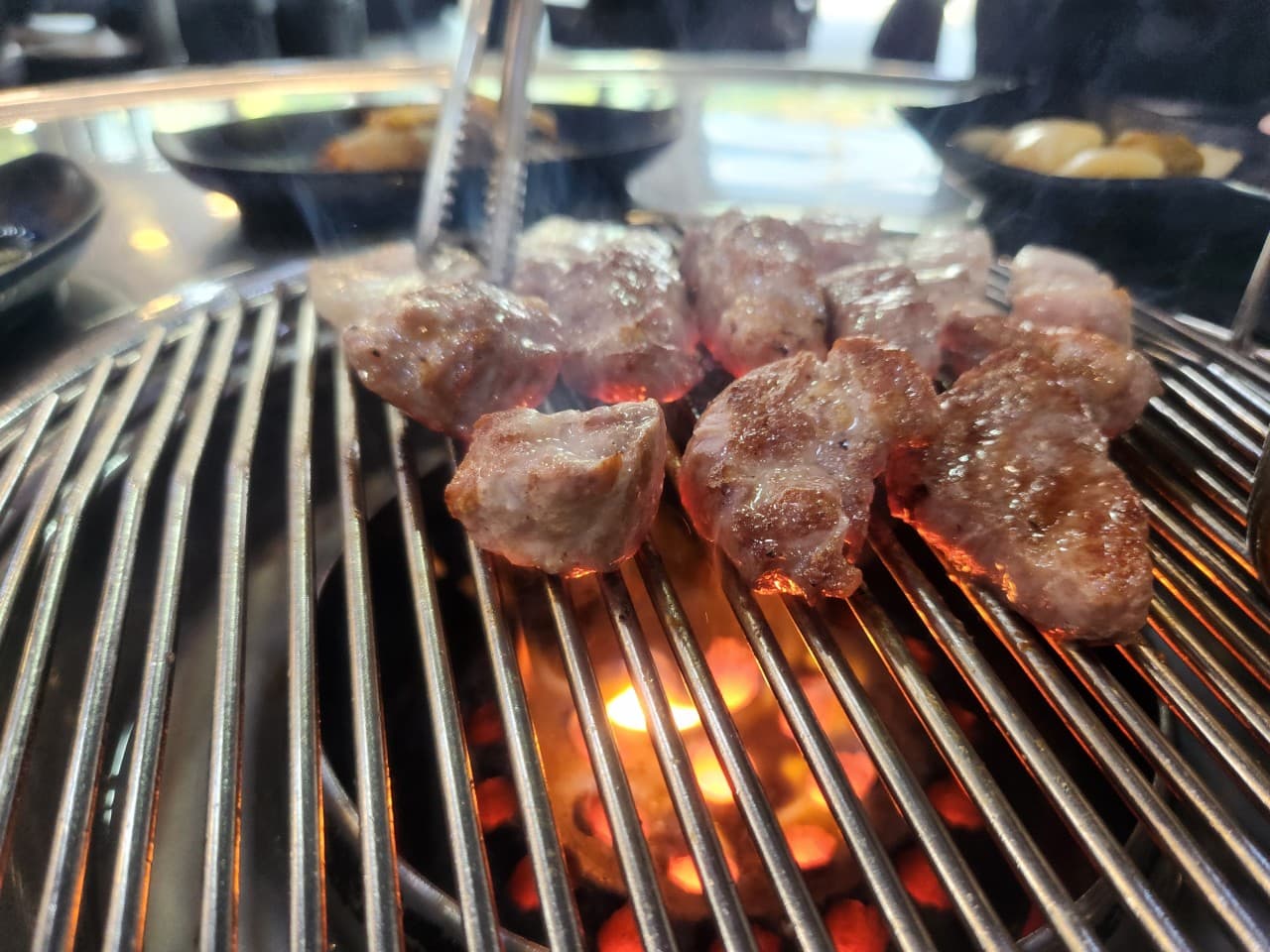 제주도민맛집 형돈 – 이도동 흑돼지 맛집, 연탄불에 구운 진짜 육즙의 맛 사진 2